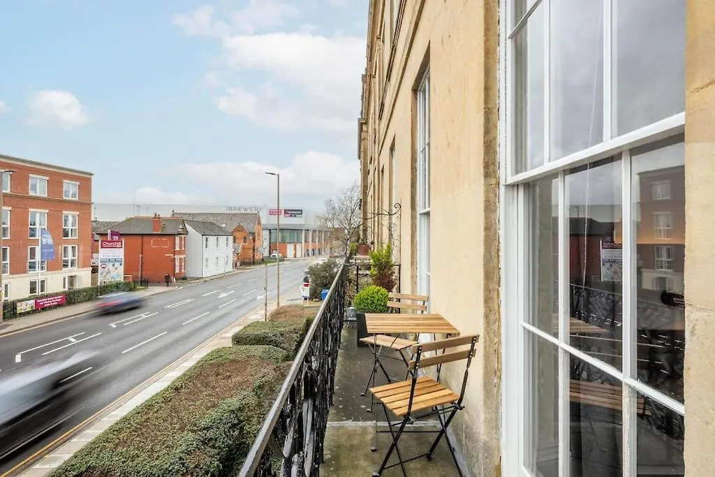 Apartment High End Free Parking Wifi Balcony Ensuite Cheltenham United Kingdom